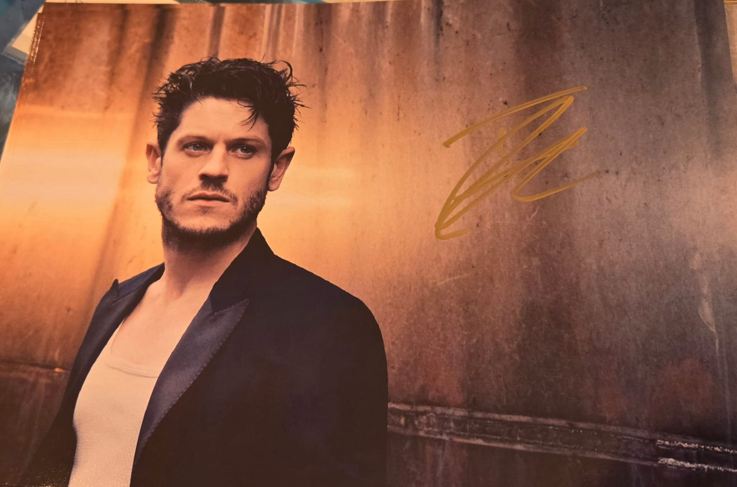 Autogramm von Iwan Rheon