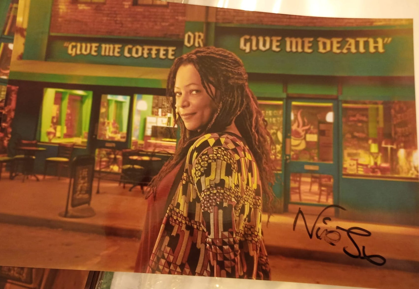 Autogramm von Nina Sosanya