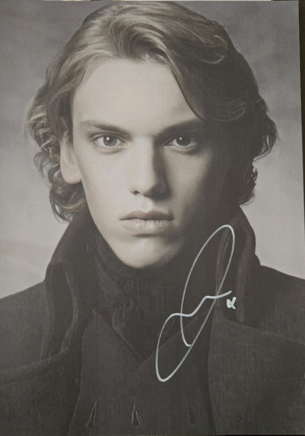 Autogramm von Jamie Campbell Bower