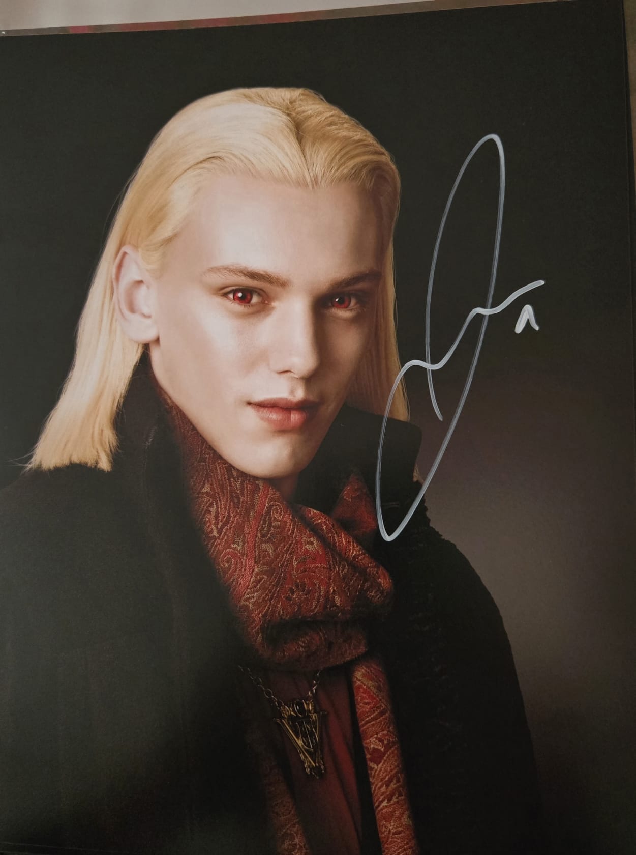 Autogramm von Jamie Campbell Bower